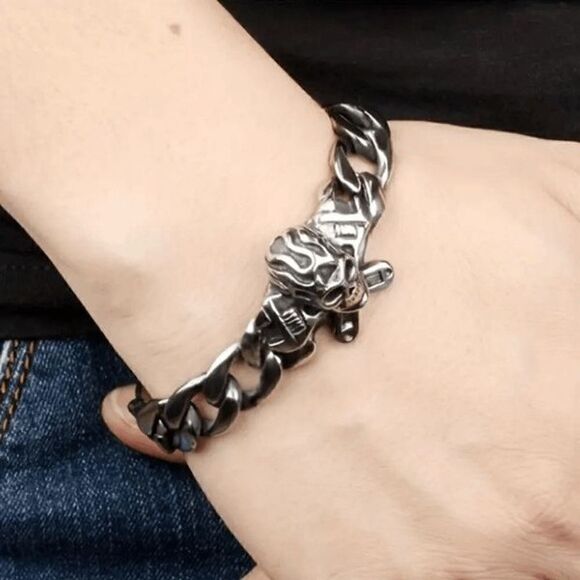 Minimalist Retro Gothic Stainless Steel Flamming Skull Bracelet - Picture 2 of 5